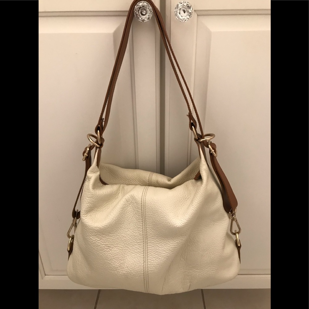 Cuir rose Handbag.  Genuine leather, Made in Italy. 14”W x 11”H x 4 1/2-5”D.